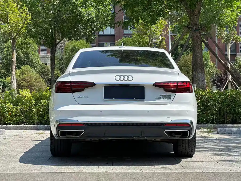 Audi A4L 2021