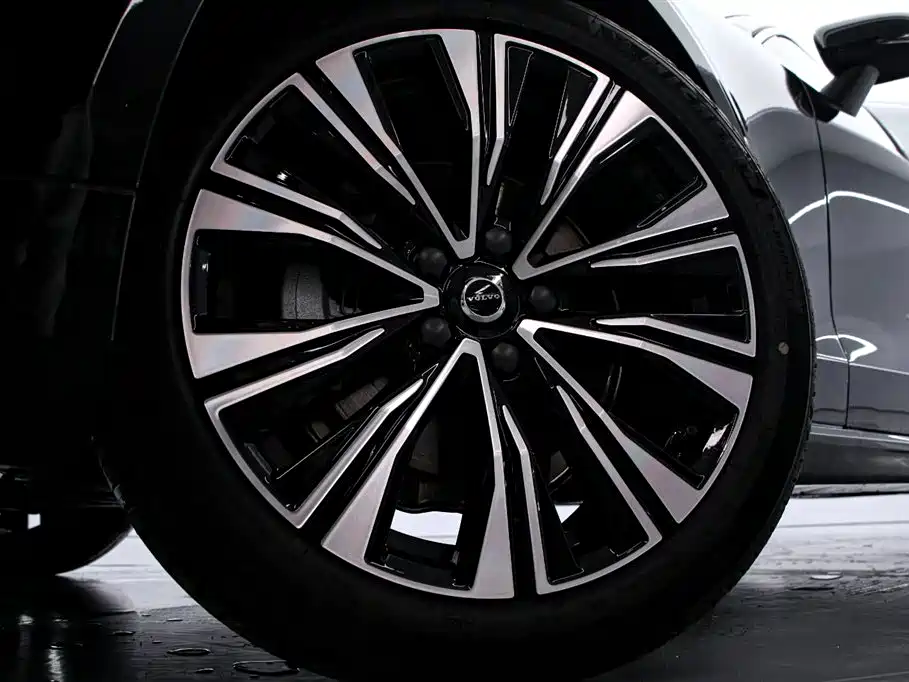 Volvo S60 2026 — фото 16