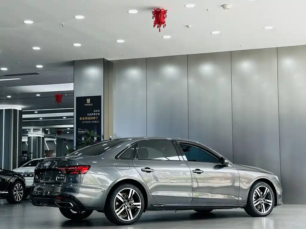 Audi A4L 2022 — фото 7