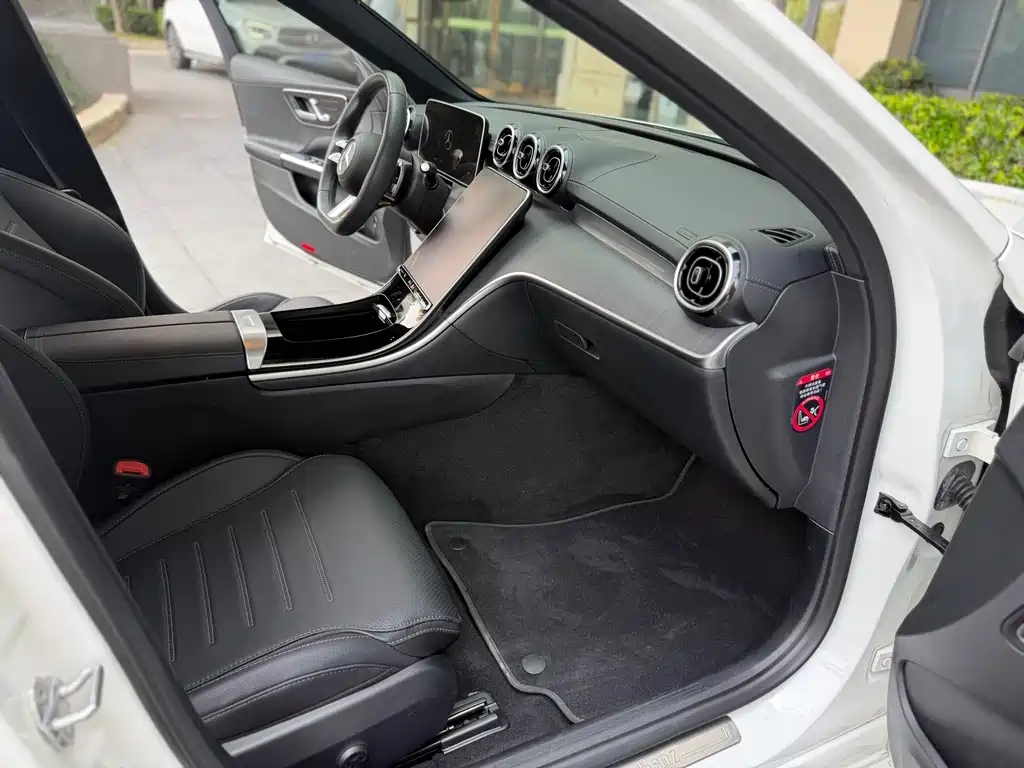 Mercedes-Benz C-Class 2023 — фото 8