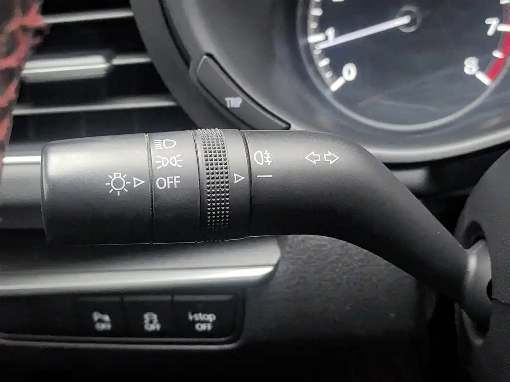 Mazda 3 Axela 2020 — фото 21