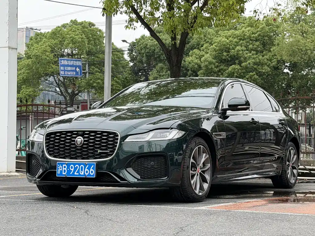 Jaguar XFL 2022 — фото 1