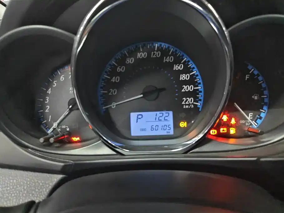 Toyota Yaris L 2018 — фото 14