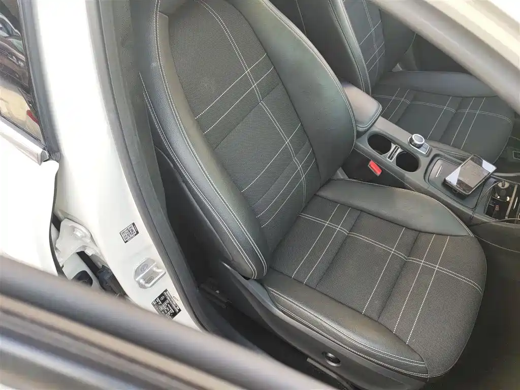 Mercedes-Benz A-Class 2015 — фото 19