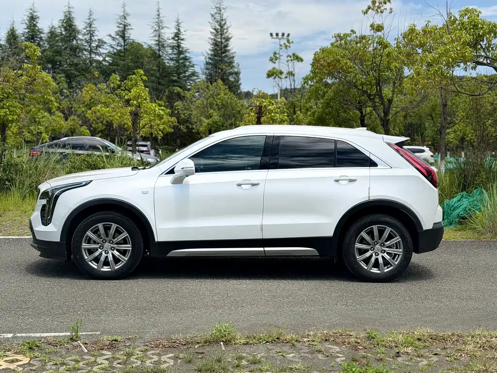 Cadillac XT4 2020 — фото 4