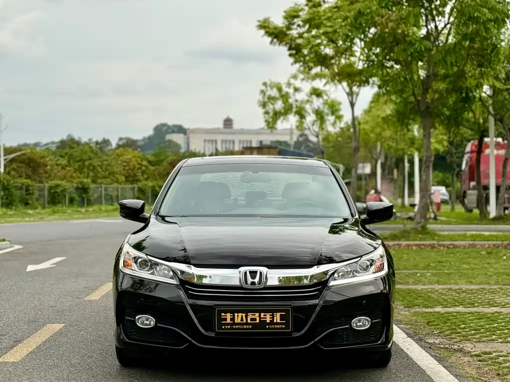 Honda Accord 2017 — фото 2