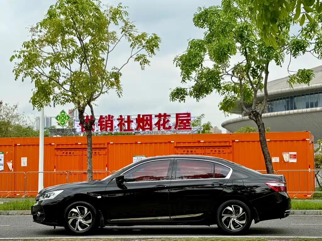 Honda Accord 2017 — фото 5