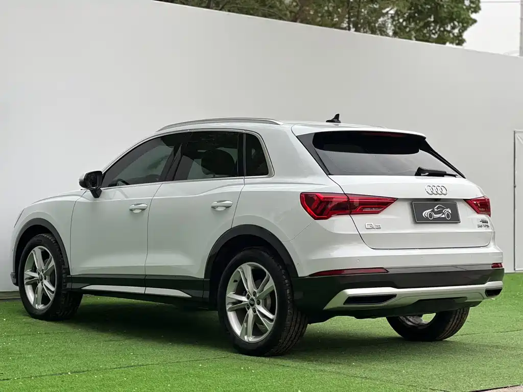 Audi Q3 2022 — фото 9