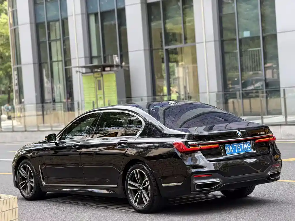 BMW 7 Series 2020 — фото 3
