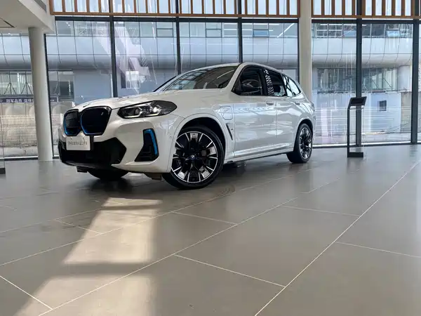 BMW iX3 2022