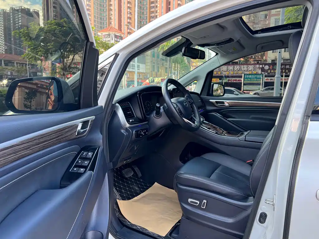 GAC Motor Trumpchi M8 2022 — фото 11