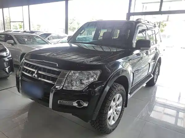 Mitsubishi Pajero 2019
