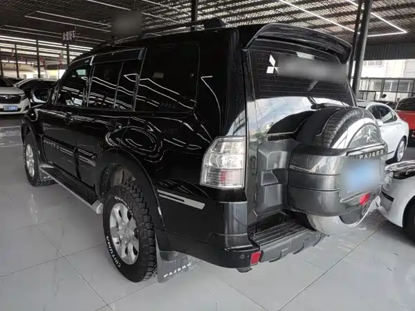 Mitsubishi Pajero 2019