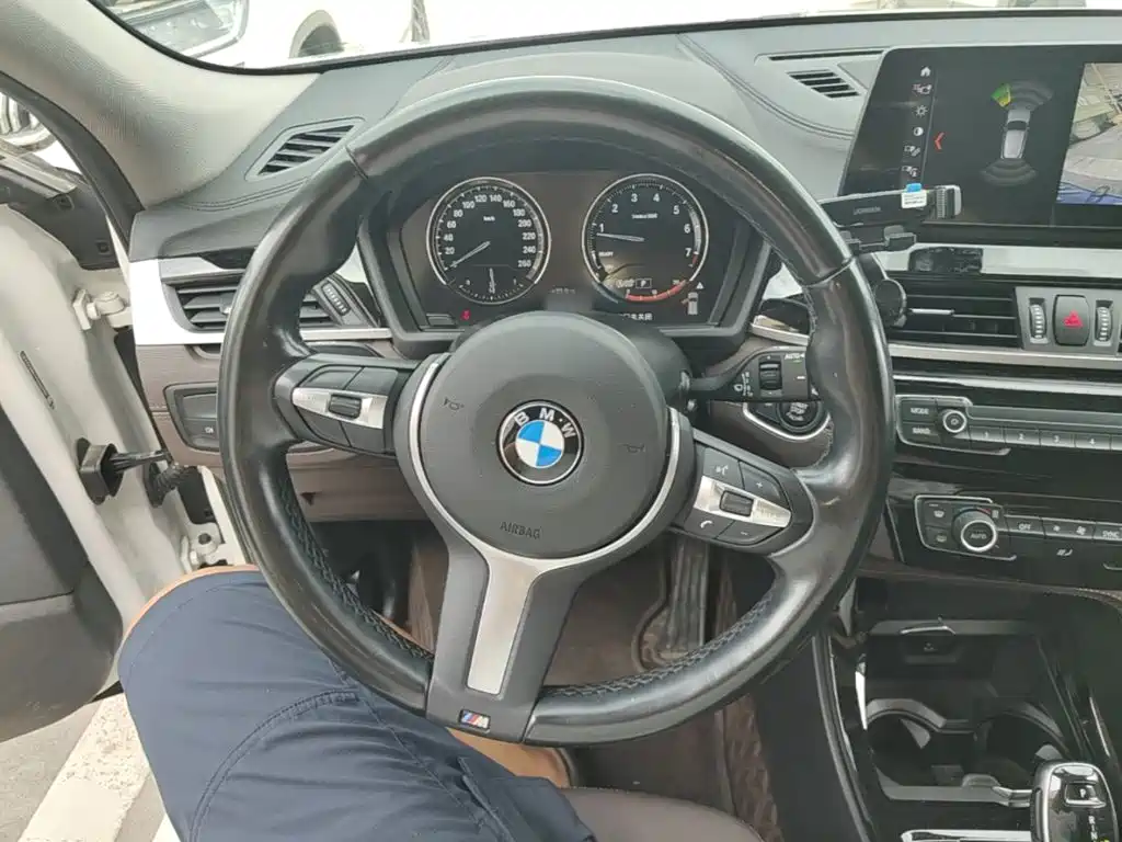 BMW X2 2022 — фото 11
