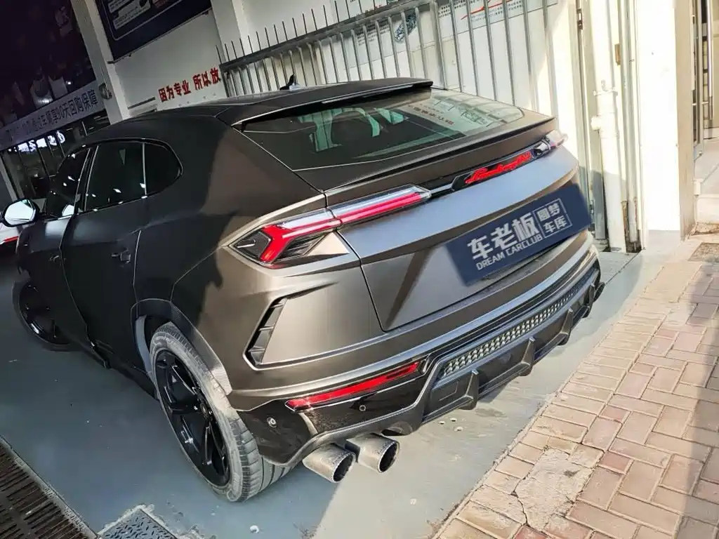 Lamborghini Urus 2020 — фото 19