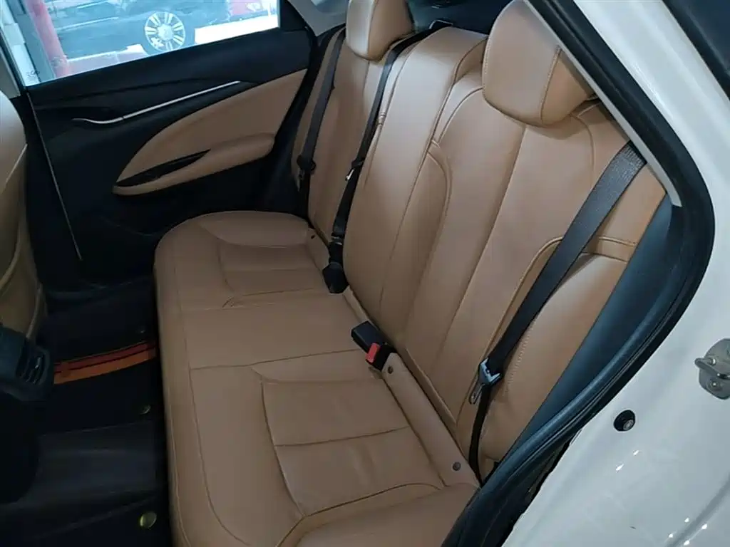 Buick Excelle 2019 — фото 17
