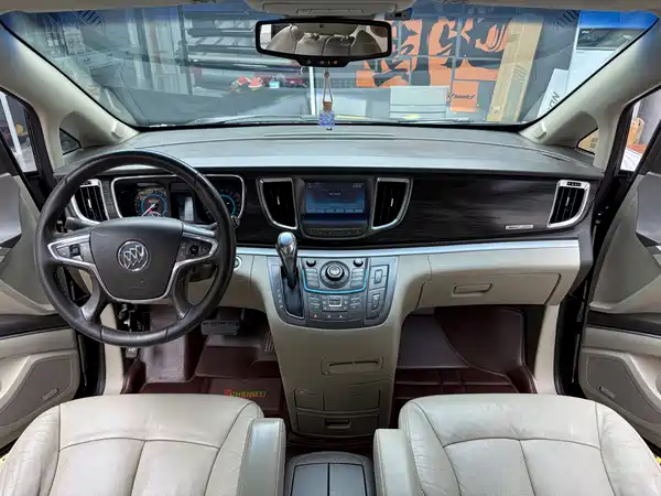 Buick GL8 2013
