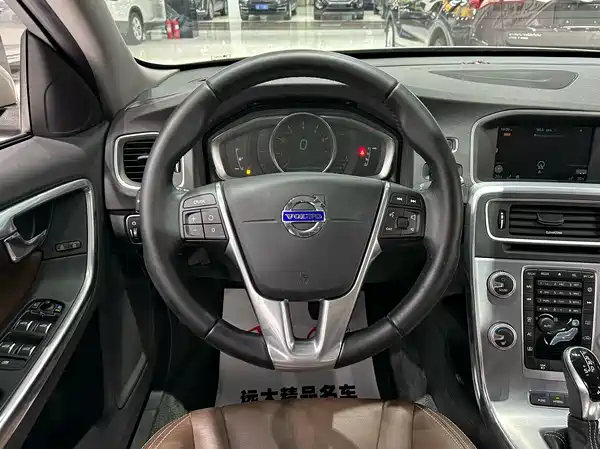 Volvo S60 Plug-In Hybrid 2016