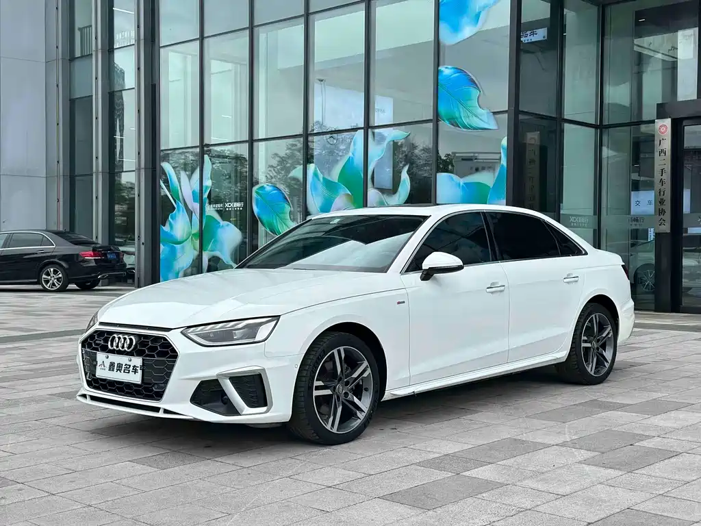 Audi A4L 2020 — фото 1