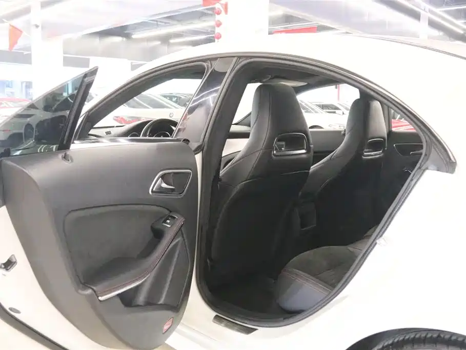 Mercedes-Benz CLA 2017 — фото 13