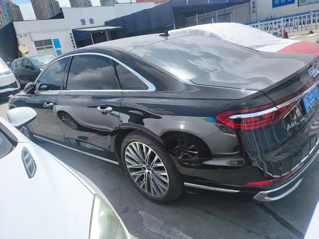 Audi A8 2024