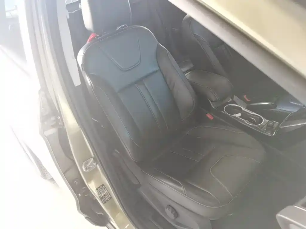 Ford Kuga 2015 — фото 25
