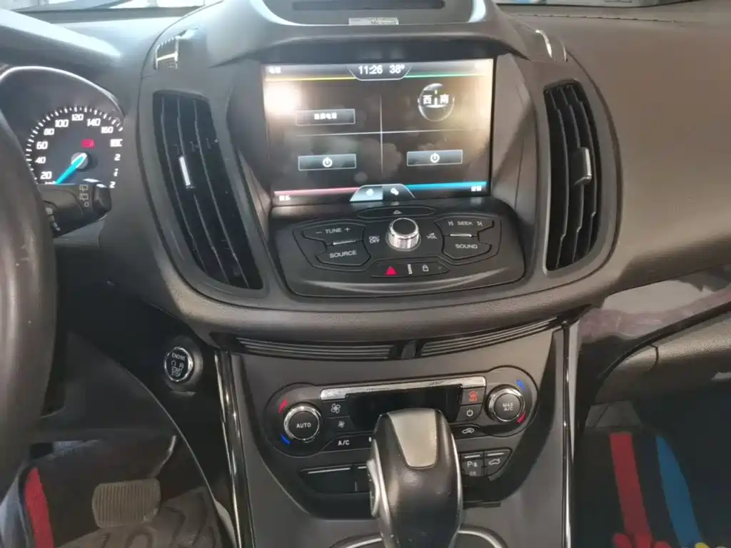 Ford Kuga 2015 — фото 13