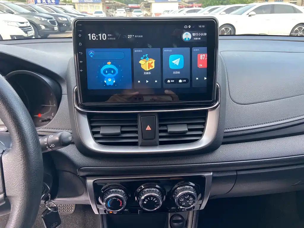 Toyota Yaris L 2020 — фото 13
