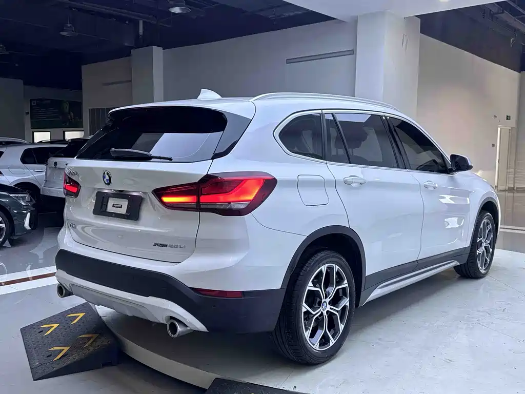 BMW X1 2022 — фото 8
