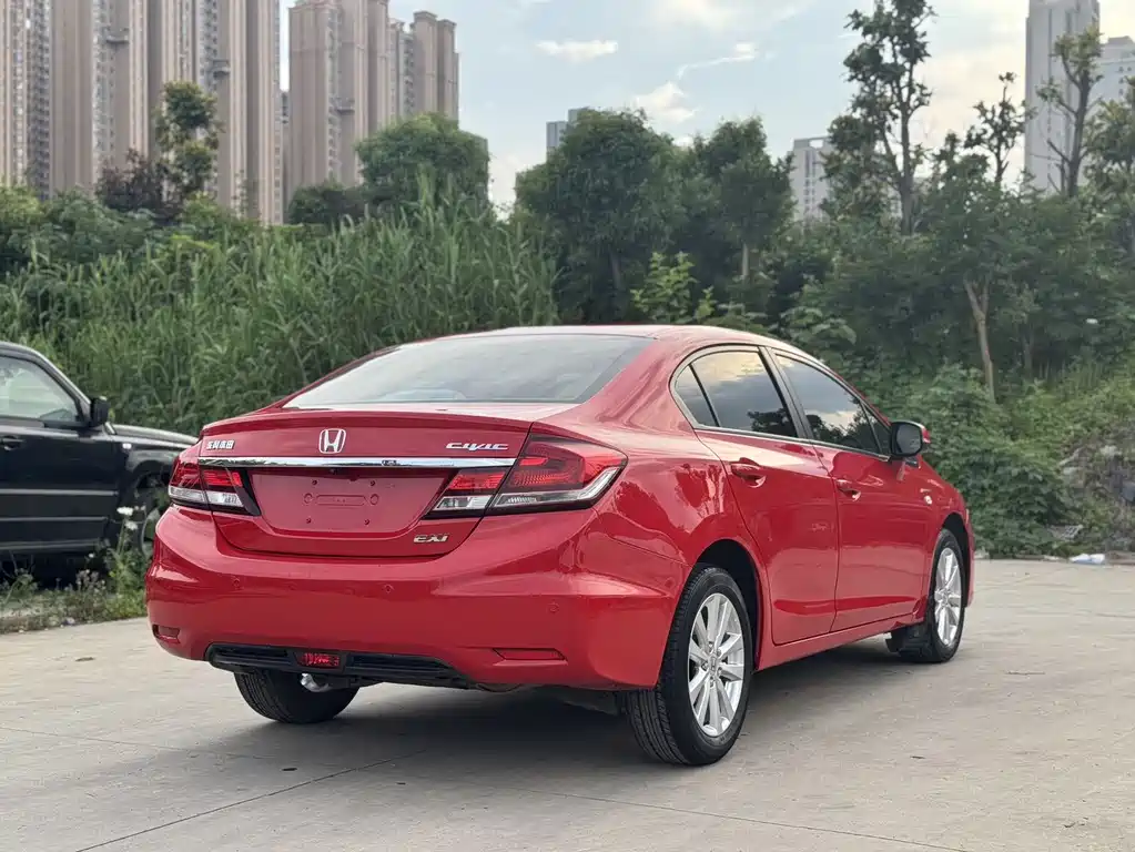 Honda Civic 2015 — фото 16