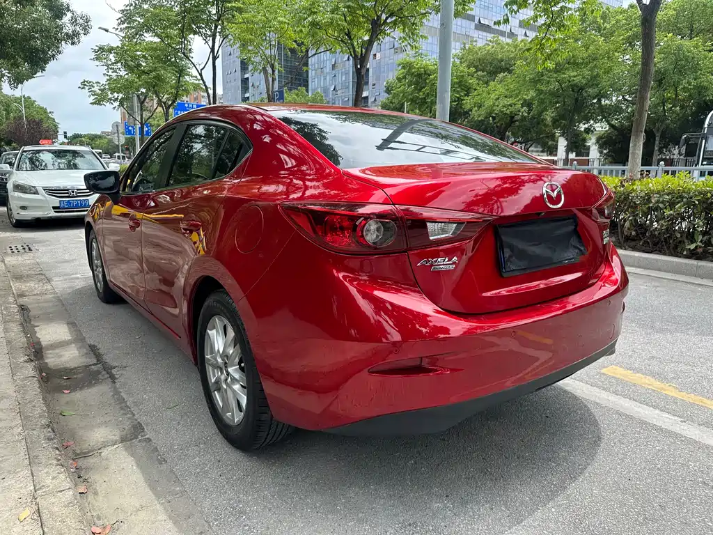 Mazda 3 Axela 2015
