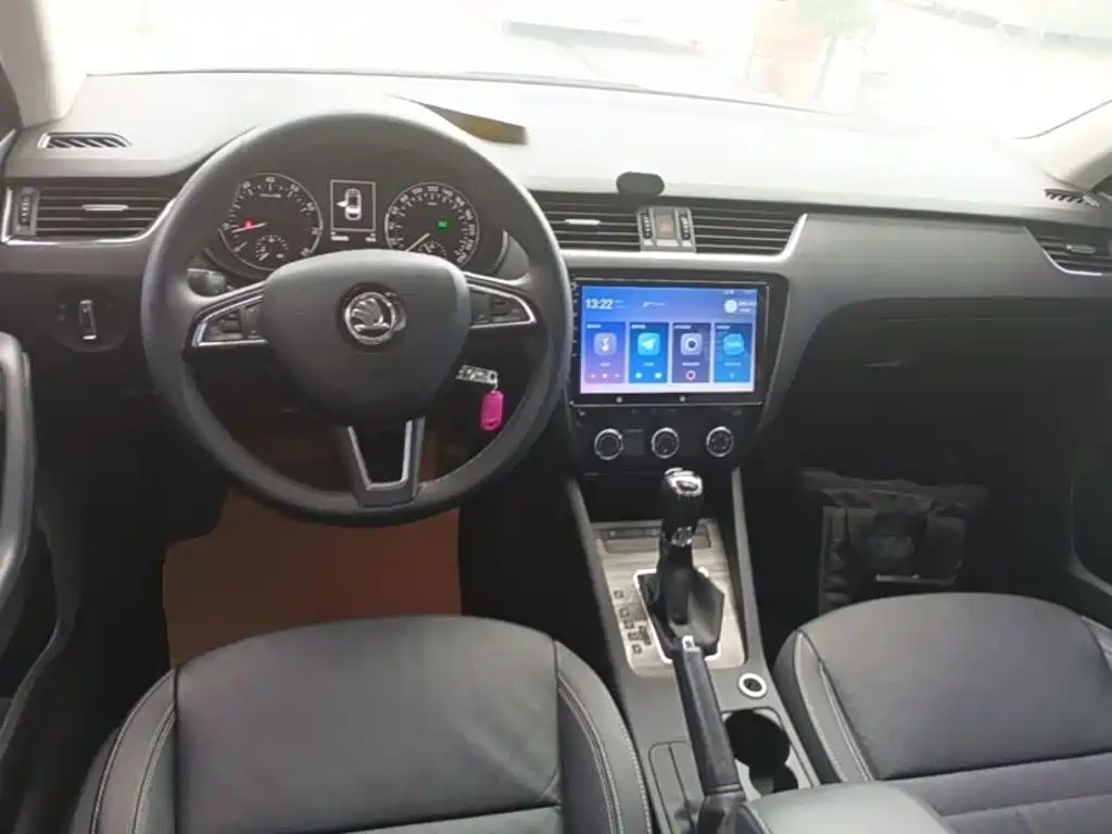 Skoda Octavia 2016 — фото 10