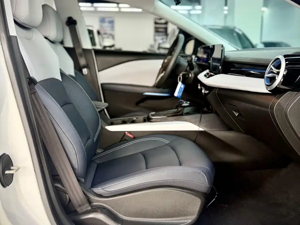 Chevrolet Monza 2022 — фото 12
