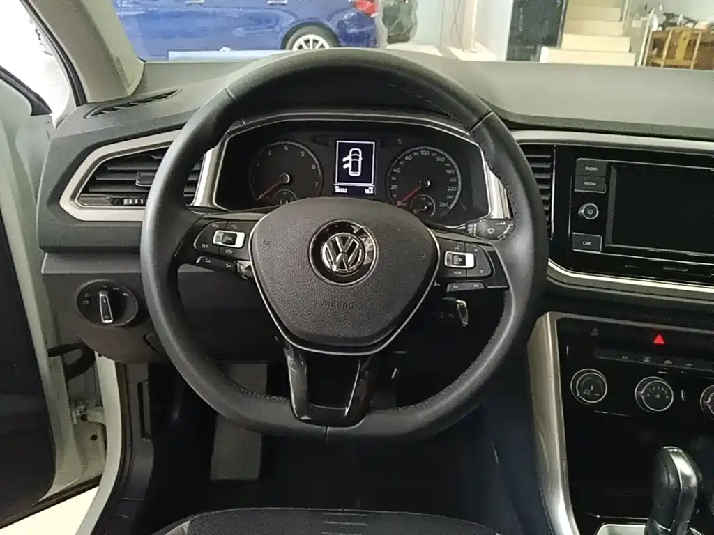 Volkswagen T-Roc 2020 — фото 11