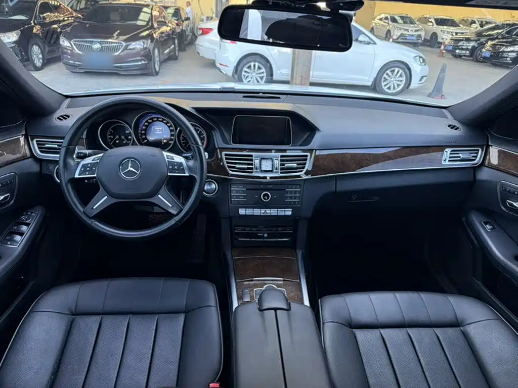 Mercedes-Benz E-Class 2016 — фото 12