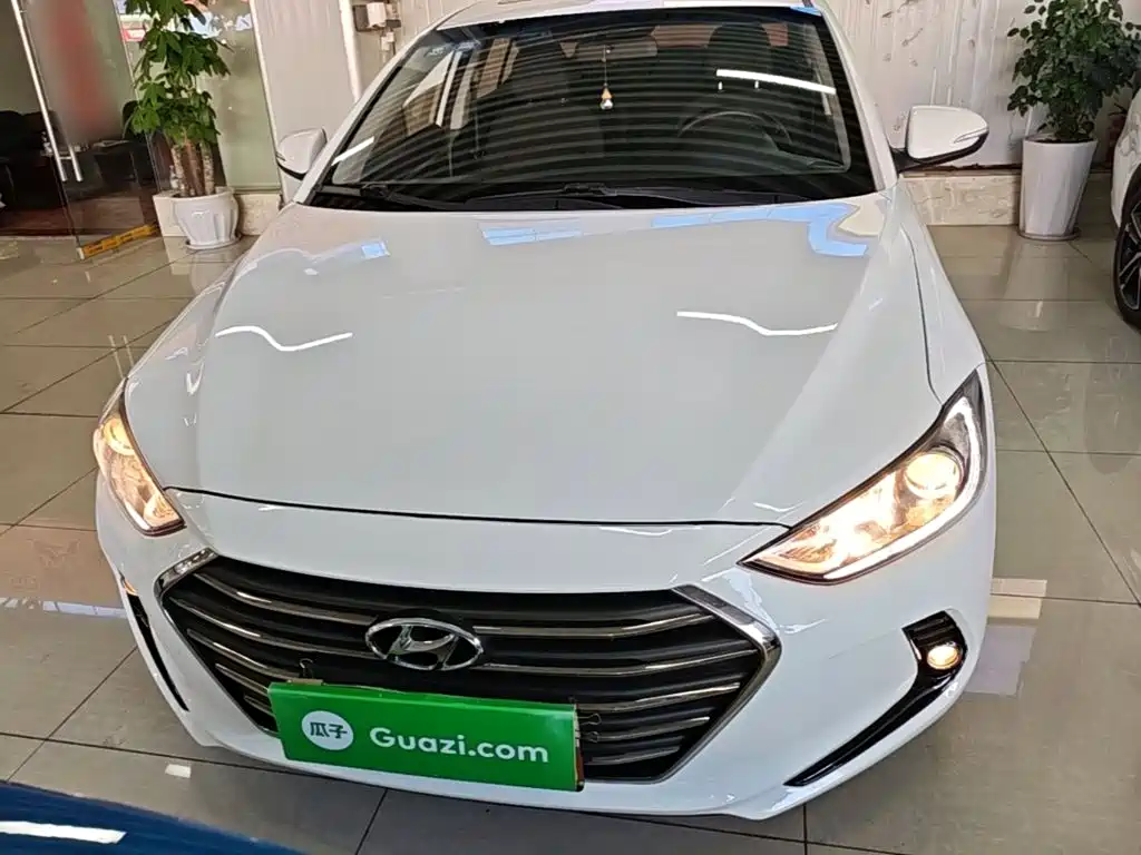 Hyundai Elantra 2017 — фото 4