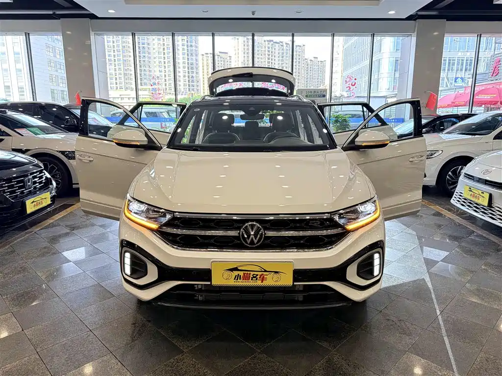 Volkswagen T-Roc 2023 — фото 30