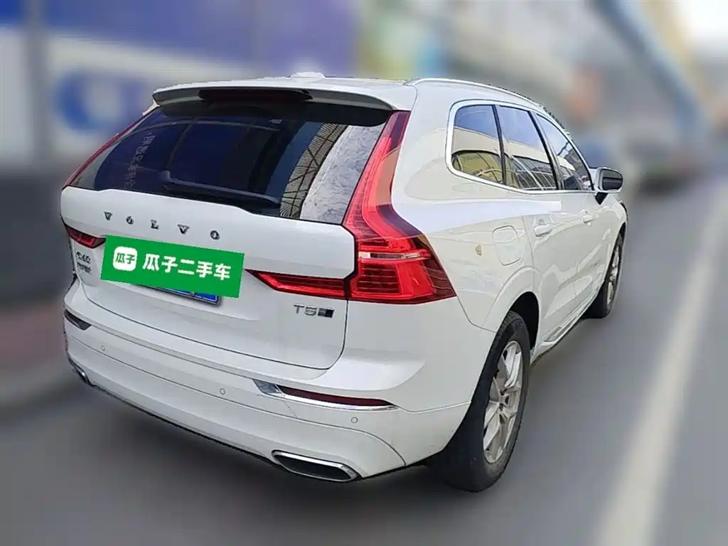 Volvo XC60 2020 — фото 12