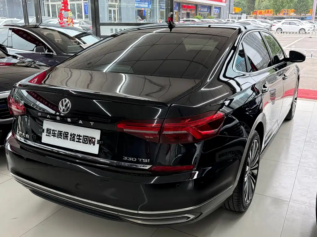 Volkswagen Passat 2019 — фото 16