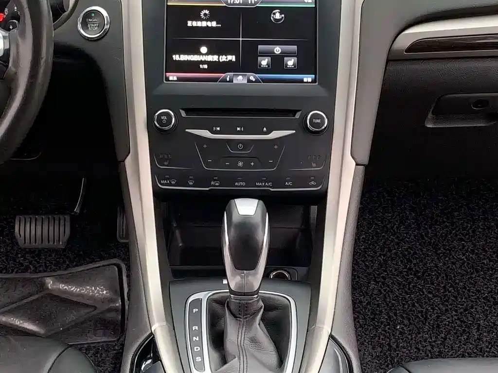 Ford Mondeo 2014 — фото 10