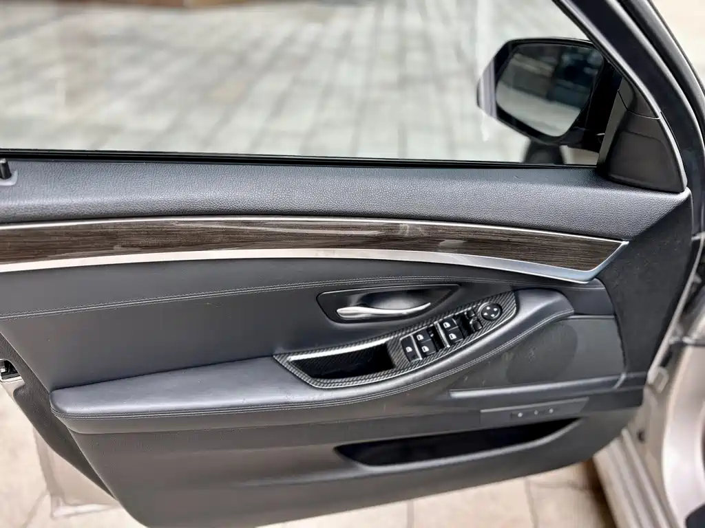 BMW 5 Series 2014 — фото 13