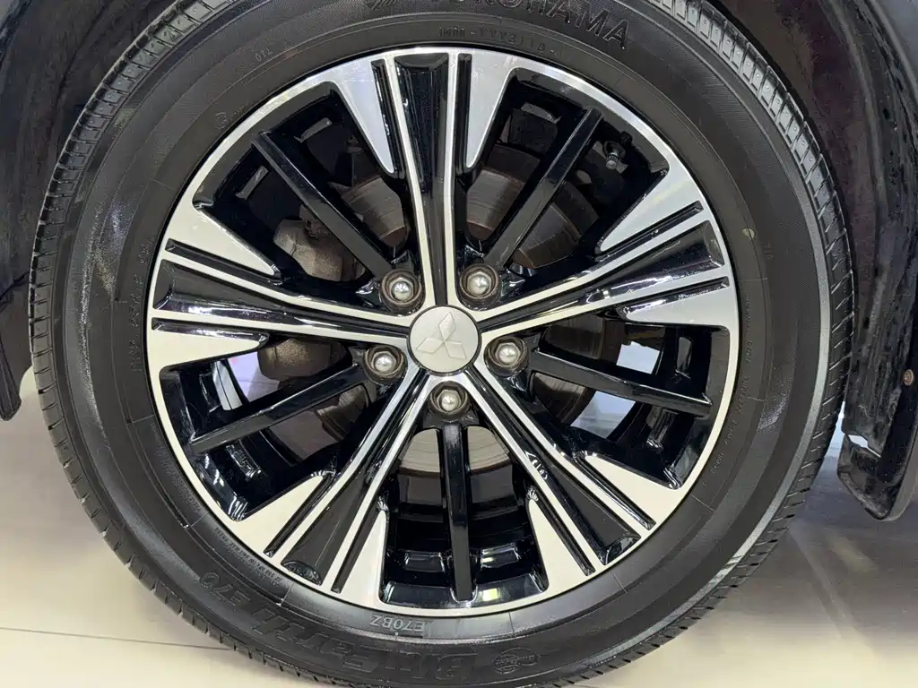 Mitsubishi Eclipse Cross 2019 — фото 24