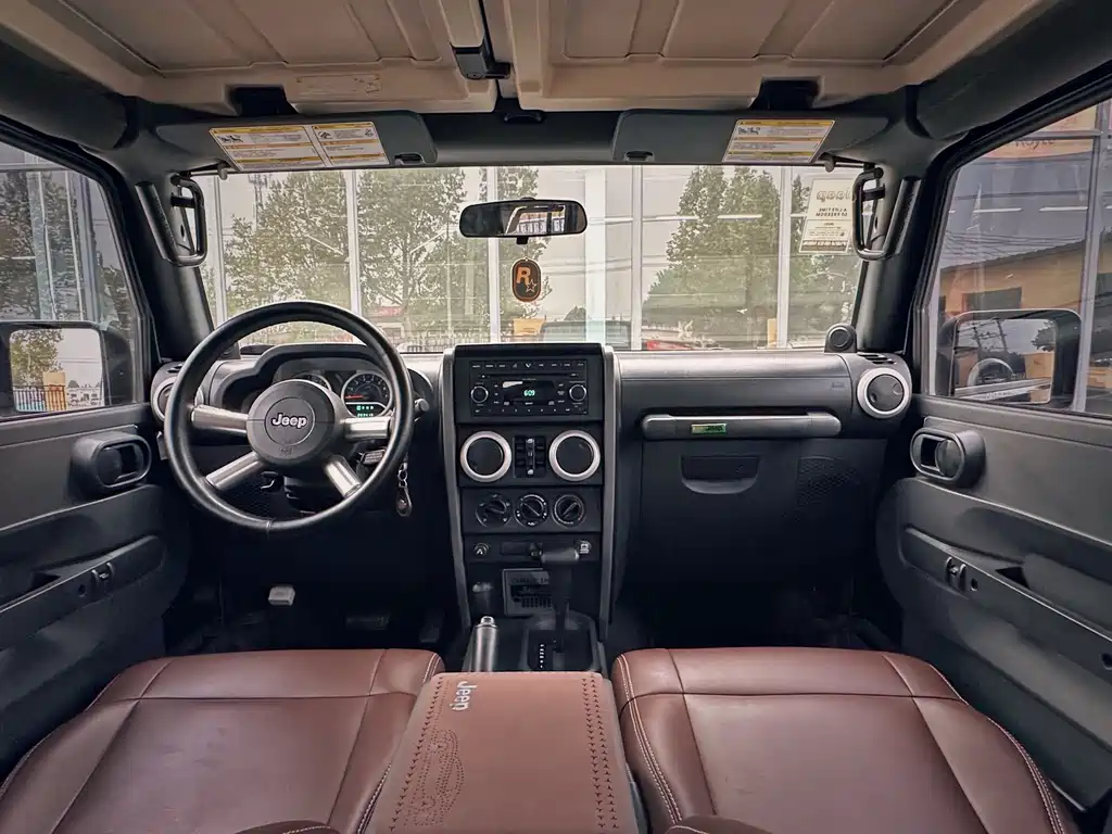 Jeep Wrangler 2008 — фото 17