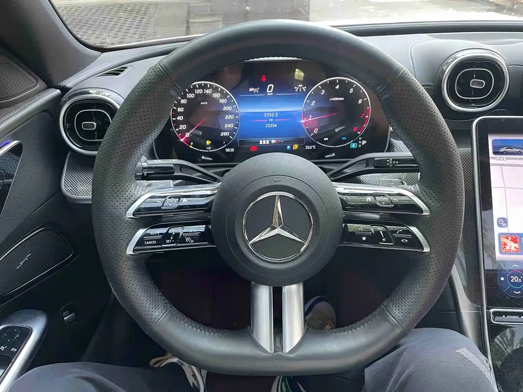 Mercedes-Benz C-Class 2023 — фото 10