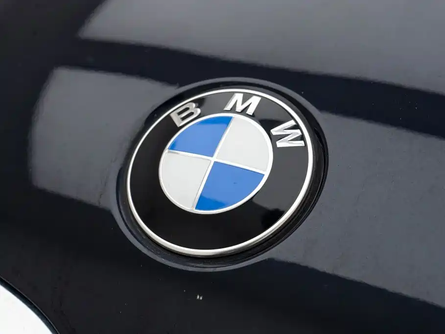 BMW 5 Series 2021 — фото 10