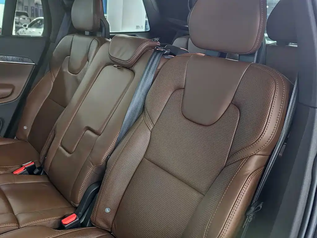 Volvo XC90 2020 — фото 11