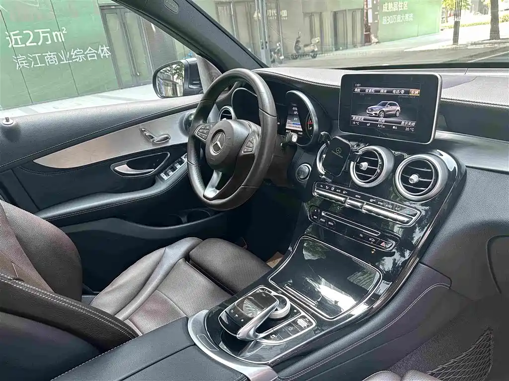 Mercedes-Benz GLC 2017 — фото 22