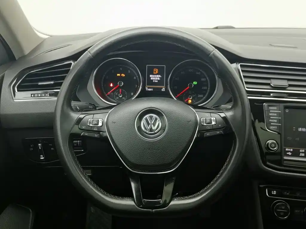 Volkswagen Tiguan L 2017 — фото 11