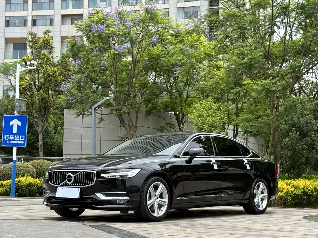Volvo S90 2018 — фото 1