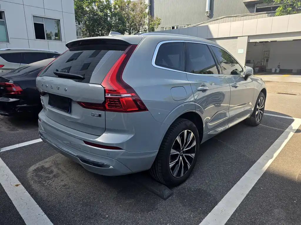 Volvo XC60 2025 — фото 9